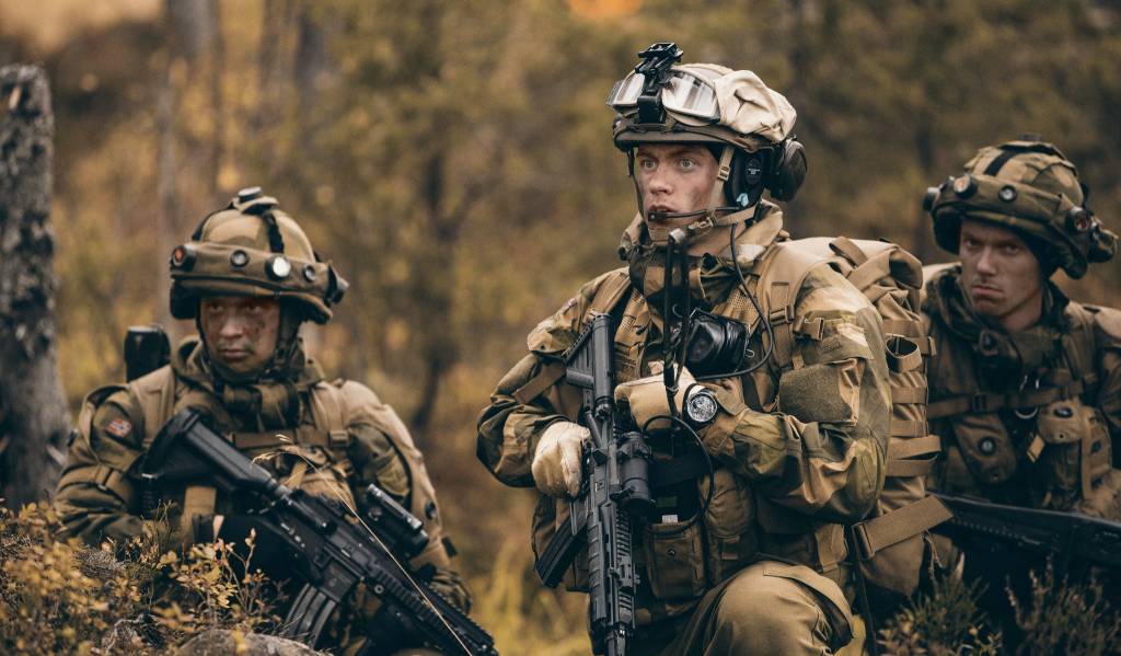 2. Gardekompani er et av HMKGs geværkompanier. For å gå vakt og å kunne operere i hele konfliktspekteret har de en solid infanteriutdannelse.
Her under øvelse pre-YMER på Hengsvann.

/

2.Guard company during a field exercise outside of Oslo.