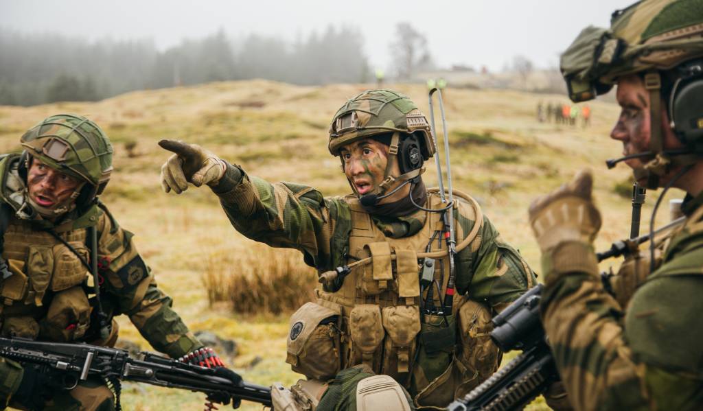 Øvelse Bjørgvin i HV-09. 1600 soldater var kalt inn til øvelsen. Innsatsstyrke Bjørn West løste flere forskjellige oppgaver under øvelsen.  / Exercise Bjørgvin in HV-09. 1600 soldiers were called for the exercise. QRF Bjørn West solved several different tasks during the exercise.
