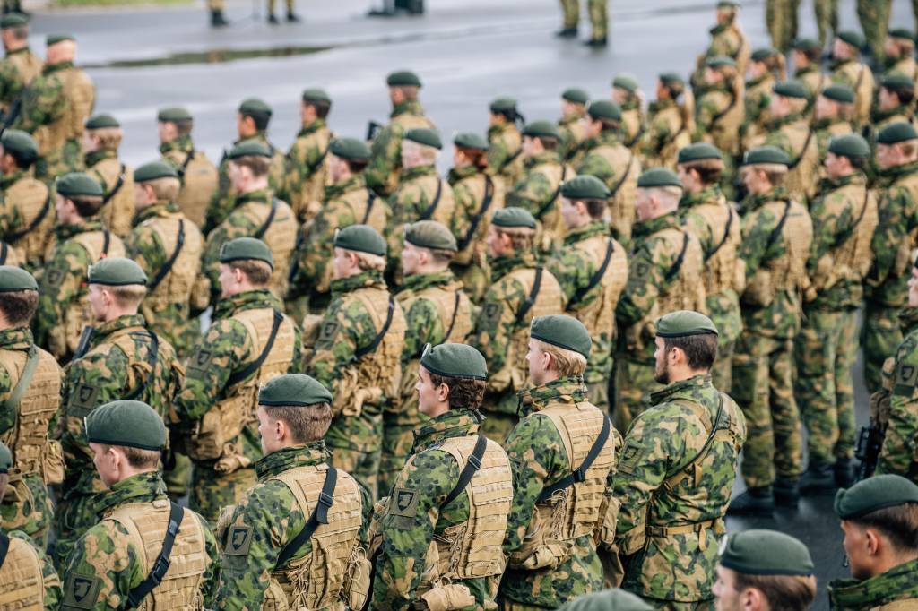 Oppstilling på Porsangmoen i forbindelse med opprettelsen av Finnmarksbrigaden