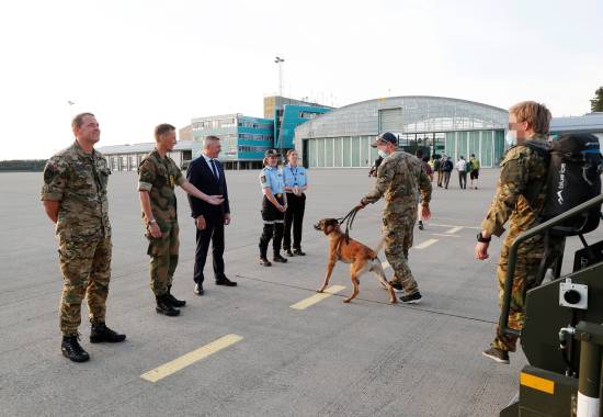 Sjef FSK Lars Lilleby, Forsvarssjef General Eirik Kristoffersen og Forsvarsminister Frank Bakke-Jensen på Gardermoen flystasjon ifb med de siste norske soldatene kommer hjem fra Afghanistan