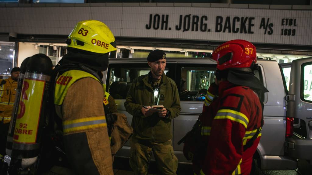 Forsvarets CBRN kapasiteter trener sammen med sivile nødetater i Oslo. For å trene samvirke og løse oppdrag i nye miljøer.