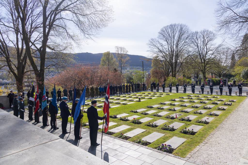 Frigjøringsdagen 8. mai markeres ved Solheim Æreskirkegård.