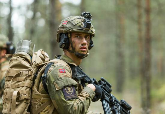 Soldater og befal fra Telemark bataljon får trent på mange forskjelige typer opperasjoner å med samhandlig med stridsvogner fra Telemark bataljon under øvelse i Lituaen som en del av NATO-opperasjonen  Enhanced Forward Presence  // Soldier from Norwegian Army Telemark battalion training in Lithuania during Enhanced Forward Presence