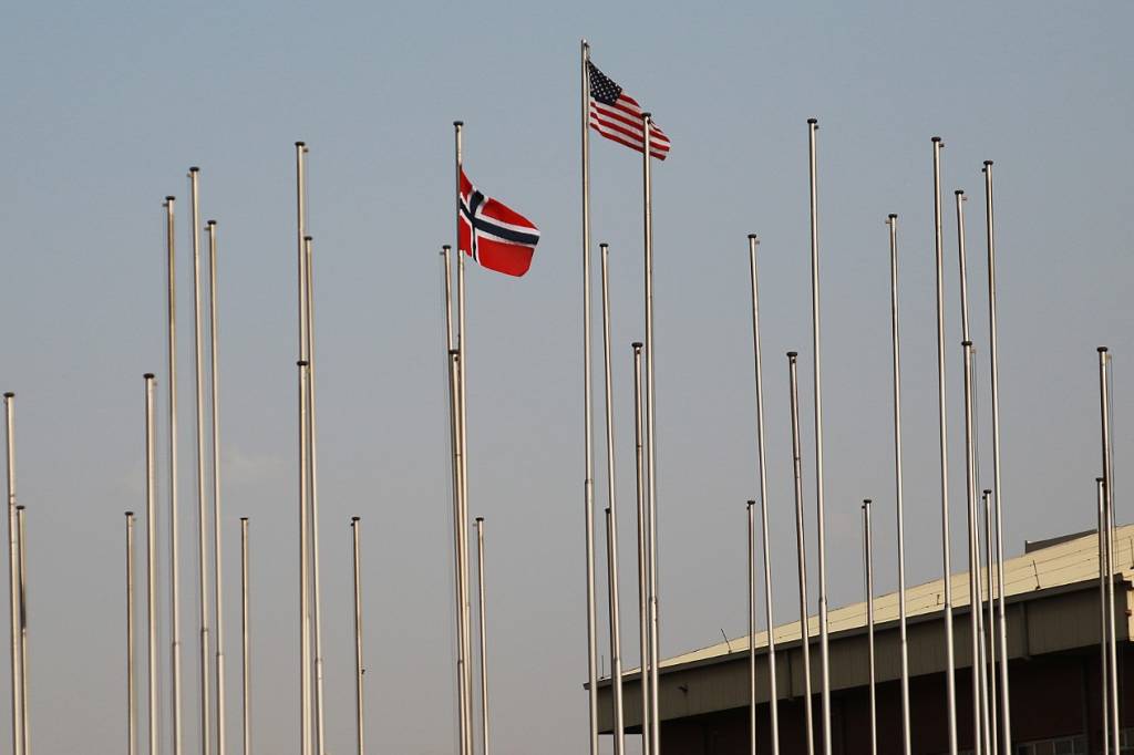 Kun det Norske og Amerikanske flagget igjen i flaggborgen inne pŒ KAIA 29 august 2021 *** Local Caption *** Only the Norwegian and American flags left in the flag castle inside KAIA 29 August 2021