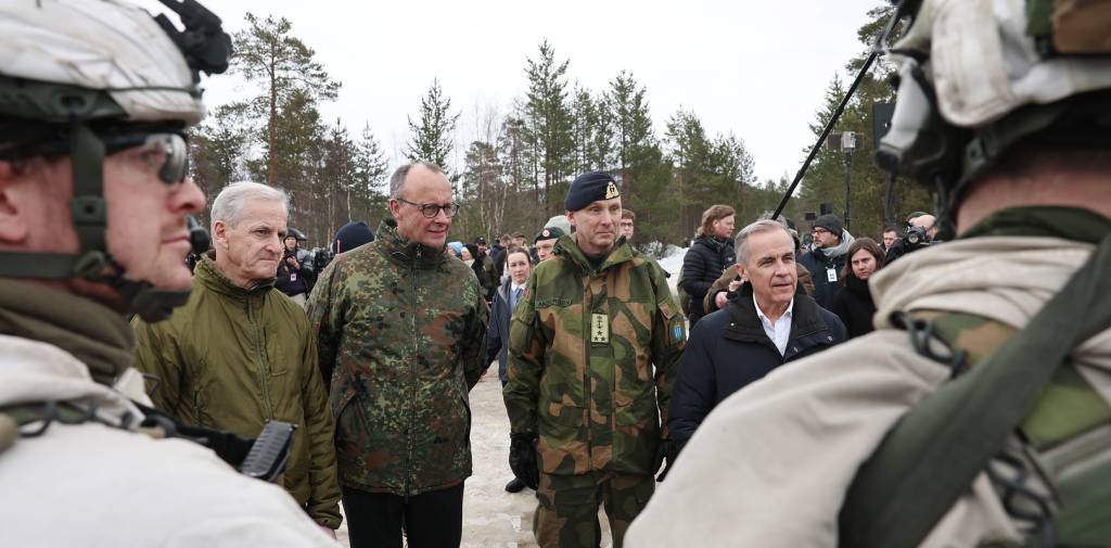 Statsminister Jonas Gahr Støre er vert for Tysklands forbundskansler Friedrich Merz og Canadas statsminister Mark Carney under vinter øvelsen Cold Response 2026