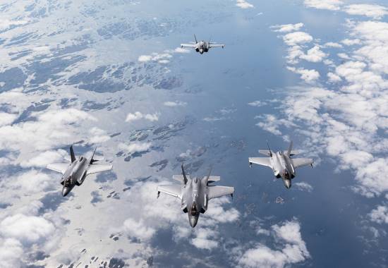 Fire norske F-35 over Norge