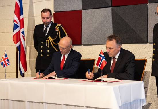 2025.09.04_KAWI_SIGNERING_FREGATTAVTALE-9