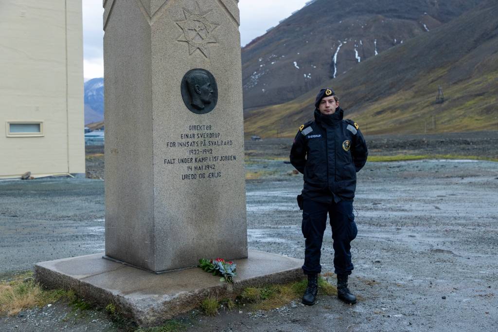 2025-10-06_LUKJ_KRANSENEDLEGGELSE-SVERDRUP6