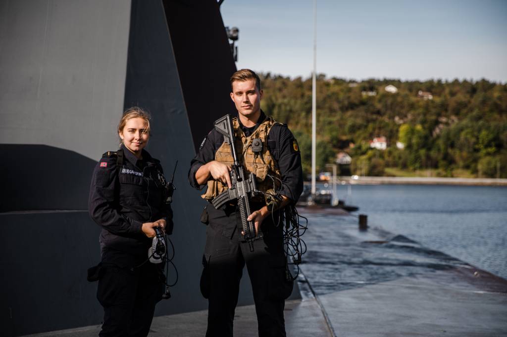 Linn og Sebastian er konstablar på ein korvett i Skjold- klassa.