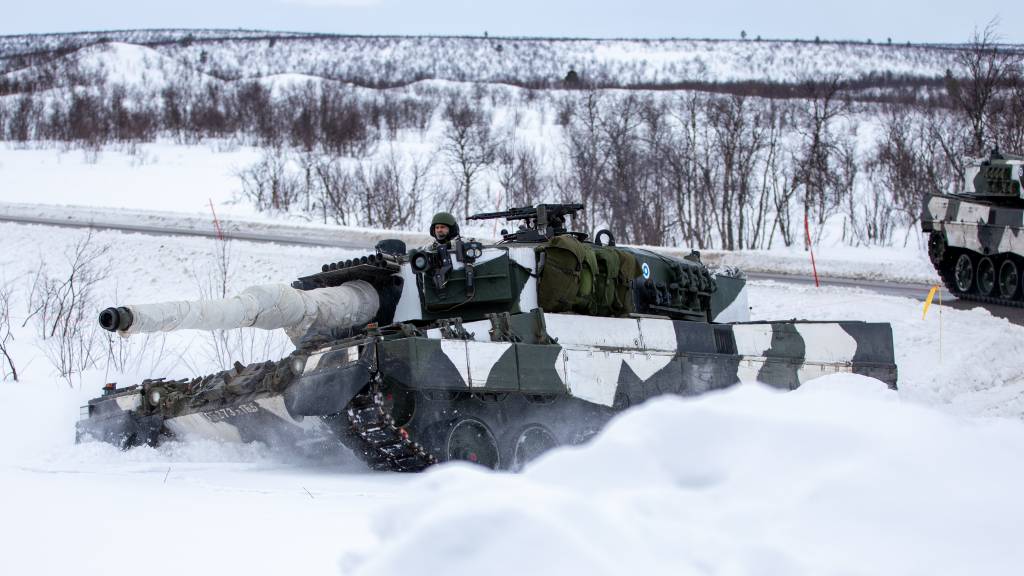 Grensekrysning av styrker fra Norge, Sverige og Finland på grensen mellom Nord-Finland og Finnmark, Norge. Grensekrysningen skjedde som en del av øvelse Nordic Response 24.