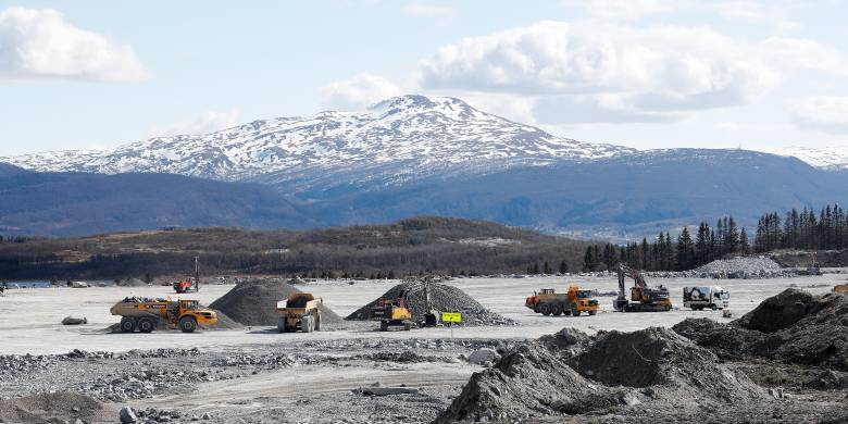 Fra bygg og konstrukssjonsarbeidet ved utbyggingen på Evenes flystasjon