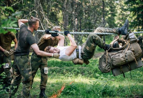 Kandidater er ute i felt under Forsvarets opptak og seleksjon 2021. 