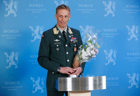 Forsvarsminister Frank Bakke-Jensen presenterte den nye Forsvarssjefen, General Major Eirik Kristoffersen, under en pressekonferanse i dag 12 mai 2020. (Kristoffersen tar over i august 2020)