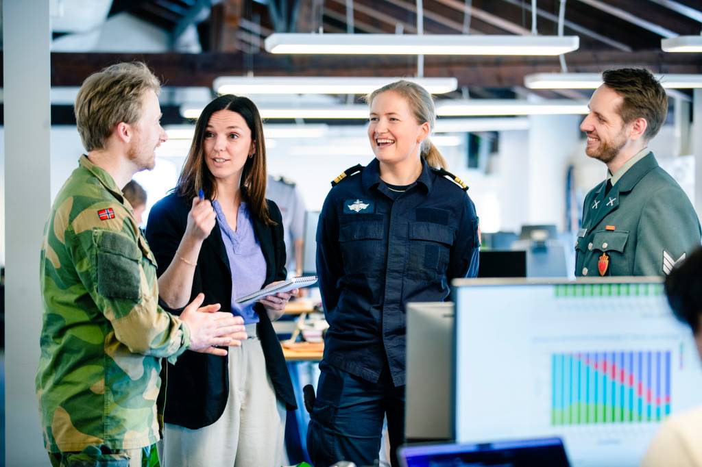 Illustrasjonsfoto  av ansatte i Forsvaret