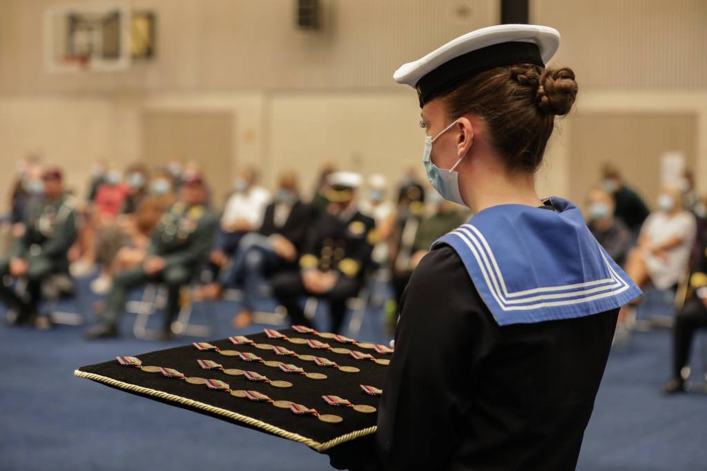 Peronell fra Marinjegerkommandoen og en rekke støtteavdelinger mottok Forsvarets operasjonsmedalje for Afgahnistan.