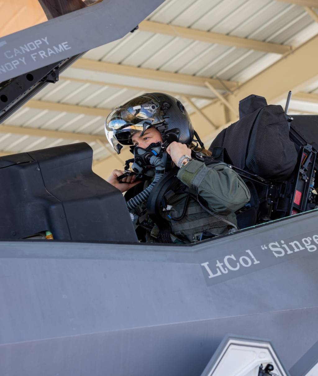 Norges første kvinnelige F-35 kampflyger 