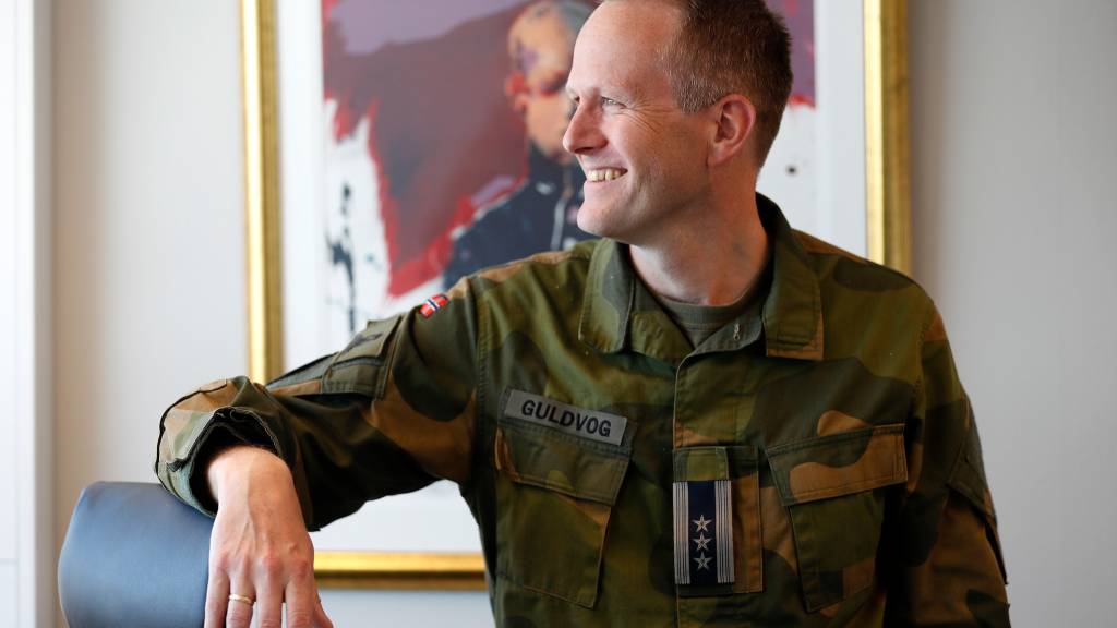 Sjef Luftving 132 Oberst Eirik Guldvog på Evenes flystasjon