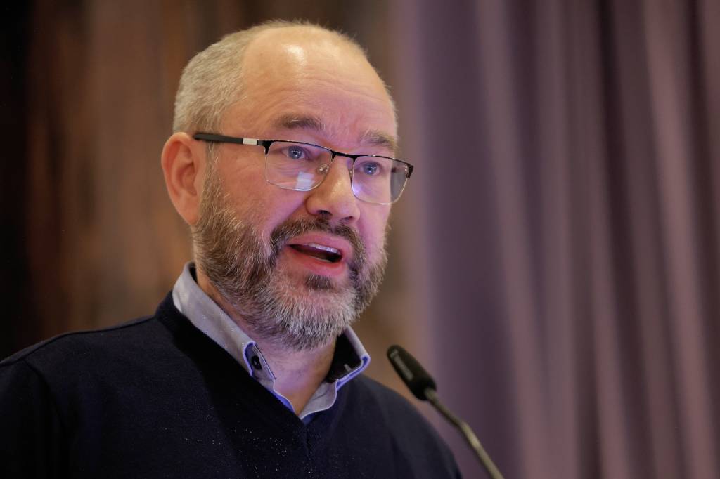 Forsvarsministeren inviterer til dialogmøte om arbeidet med ny langtidsplan for forsvarssektoren. Her Torbjørn Bongo som taler under møtet.