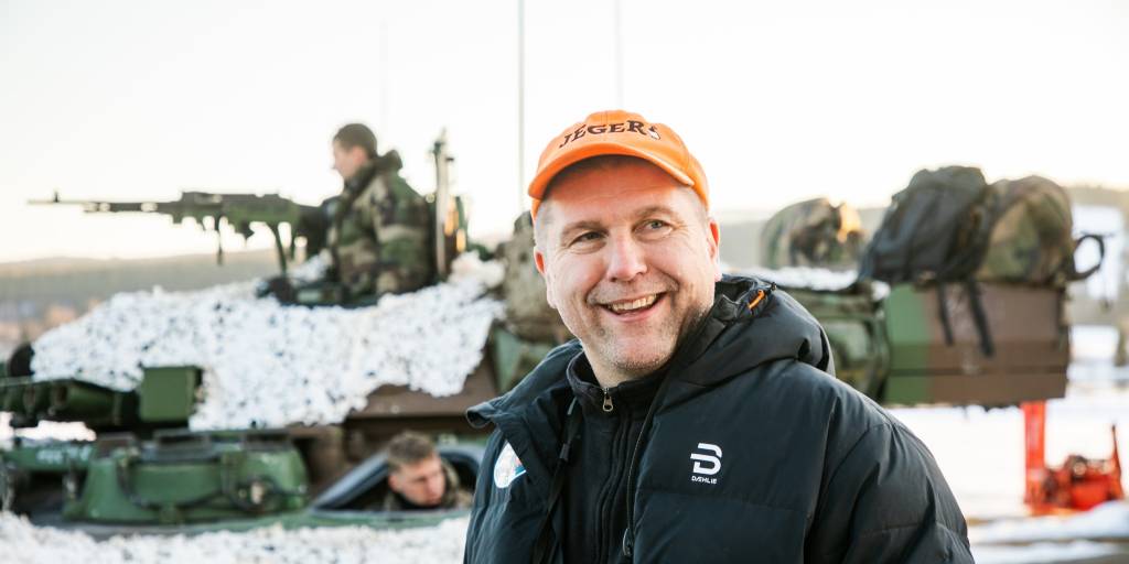 En Fransk panserjager vogn står oppstilt i stilling like ved Åsta under øvelse Cold Response 2022.