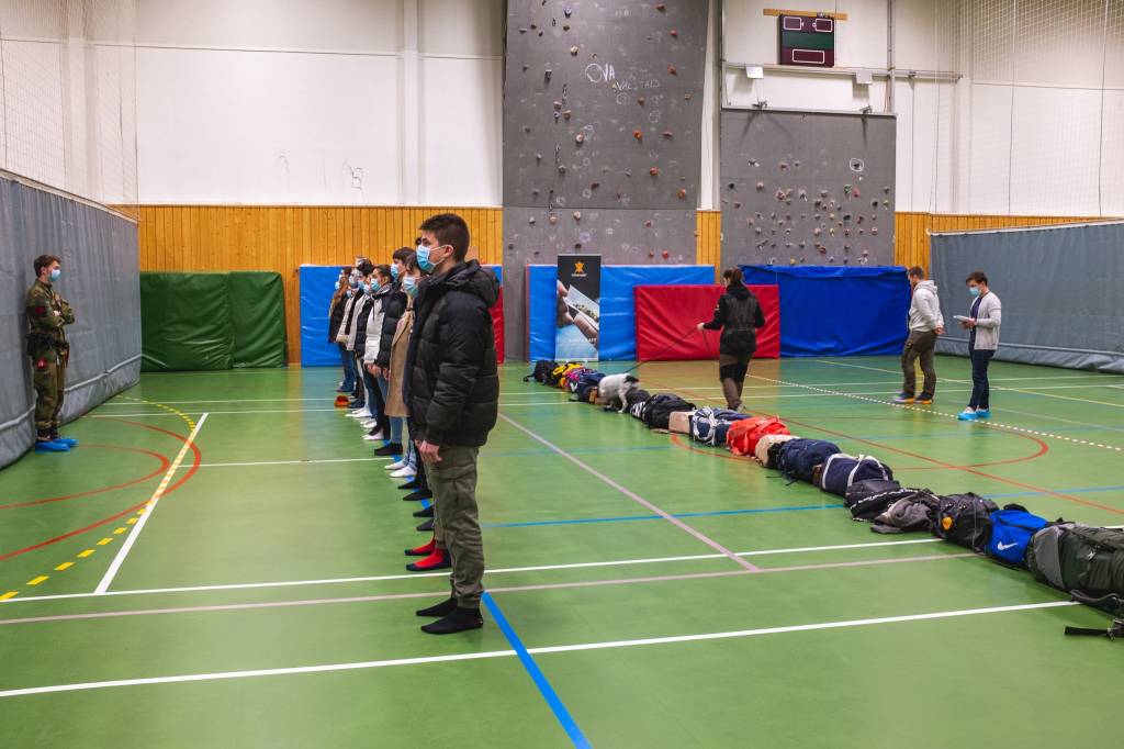 Nye soldater til artilleribataljone gjennomfører innrykk på Sessvolmoen.