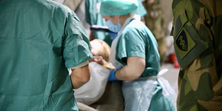 Forsvarets sanitet gjennomfør trening av styrkestruktur under øvelse Føniks 2021 ved bruk av Role 2 Basic feltsykehus. Medical personnel during the exercise Føniks 2021 at Sessvollmoen.