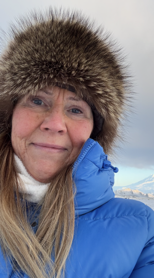 portrett av en kvinne med pelslue