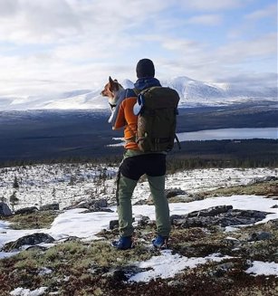 Jon Vidar Rønningen og hunden Saga