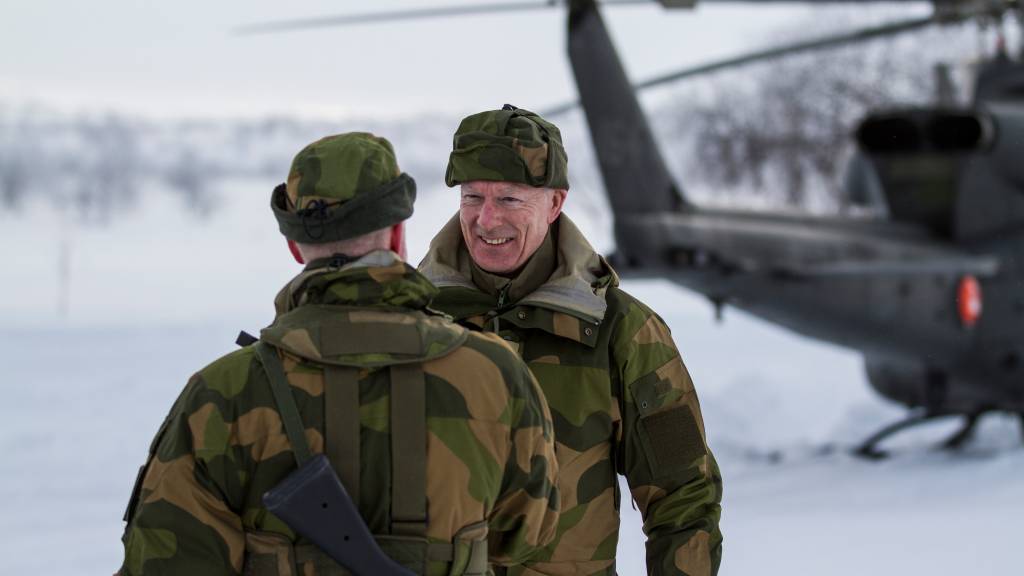 Under øvelse Joint Viking fikk innsatsstyrke Ida og Lyra besøk av Kronpsins Haakon og forsvarssjefen på finnmarksvidda.  / During the winter exercise Joint Viking 2017