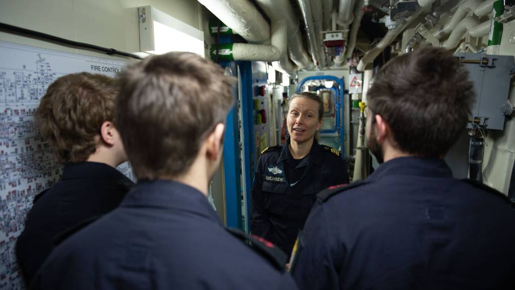 Skipssersjant Elin Blikra Erichsen om bord KNM Otto Sverdrup, flaggskip SNMG1. // Elin Blikra Erichsen from HNoMS Otto Sverdrup, flagship SNMG1.