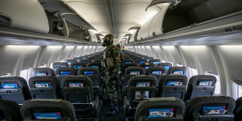 Sivile nødetater trener sammen med Franske CBRN spresialister som deltar på øvelsen Cold Response 2022.