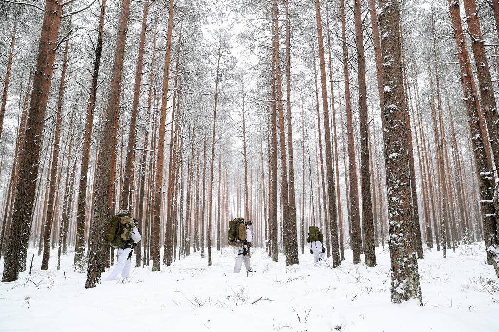 Feltoperatører fra Fjernoppklaringseskadronen i den norske Hæren trener under NATO oppdraget enhanced Forward Presence (eFP) i Litauen / Field Operators from the Long-Range Reconnaissance Patrol LRRP) trains during NATO's enhanced Forward Presence (eFP) mission in Lithuania
