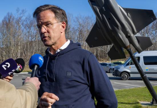 NATOs generalsekretær Mark Rutte besøkte Norge 22. mai 2025 sammen med statsminister Jonas Gahr Støre, utenriksminister Espen Barth Eide og forsvarsminister Tore O. Sandvik. Under besøket fikk Rutte innsikt i Norges strategiske rolle i nordområdene, og hvordan norske og allierte styrker jobber sammen. Etter en fin dag i Nord-Norge møtte Mark Rutte pressen for en prat om dagen.