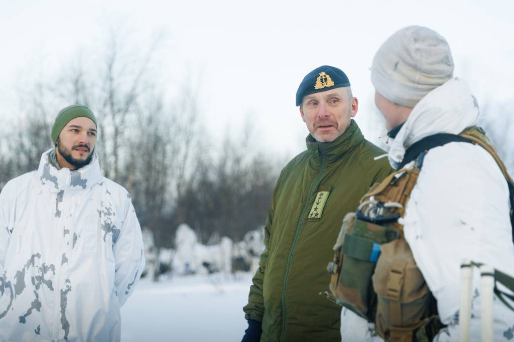 Sjef FOH, viseadmiral Rune Andersen, besøker Jegerbataljonen GSV