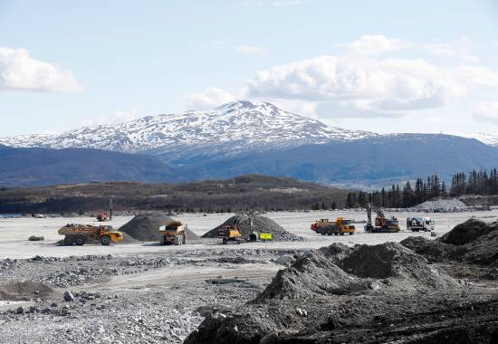Fra bygg og konstrukssjonsarbeidet ved utbyggingen på Evenes flystasjon