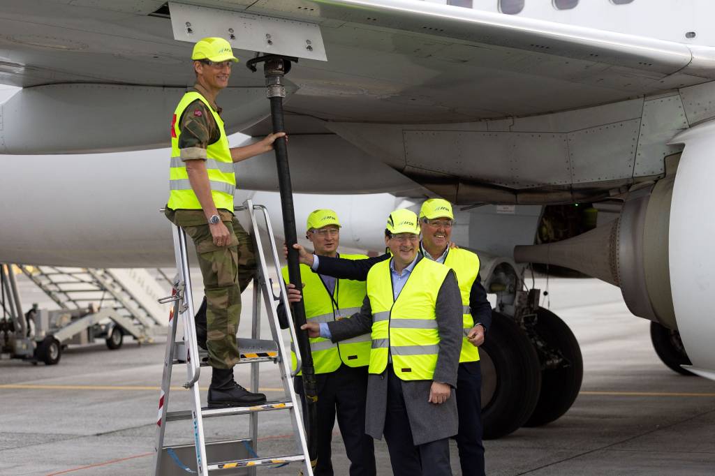 Biodrivstoffleveranse på Ålesund Lufthavn 1 - FOTO Morten Bergene