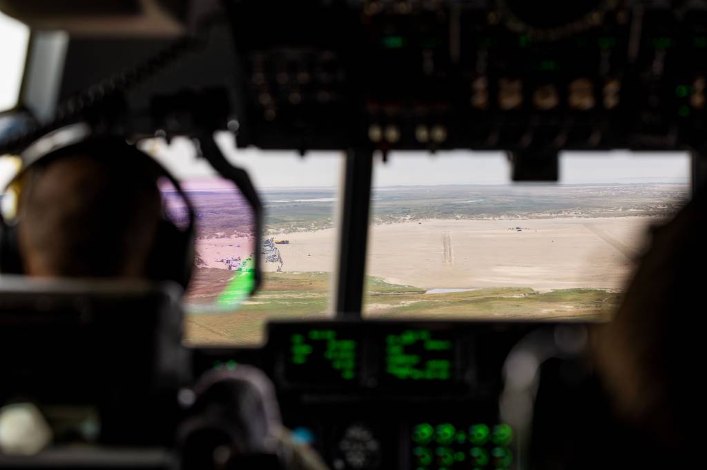 Luftforsvaret øver på Agile Combat Employment (ACE), i den sammenheng, landet den norske C-130J Super Herculesen Frøya på Lakolk stranden på øya Rømø sør i Danmark. 