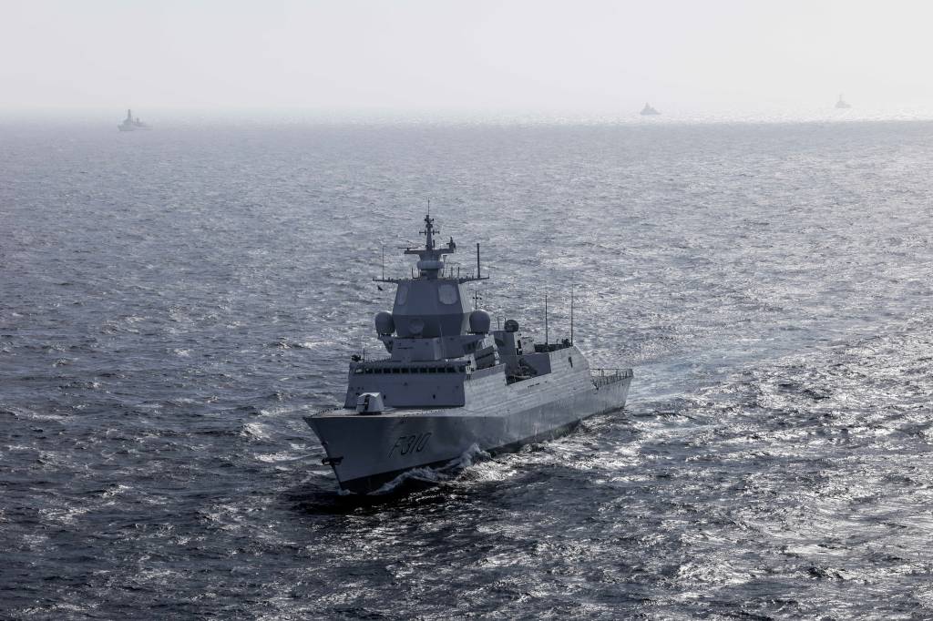Den norske fregatten KNM Fridtjof Nansen seiler under NATOs kommando i det som heter NATOs stående maritime styrke 1, også kjent som SNMG1. 
SNMG1 er en av fire styrker som består av allierte fartøyer som er kontinuerlig tilstede i alliertes nærområder.