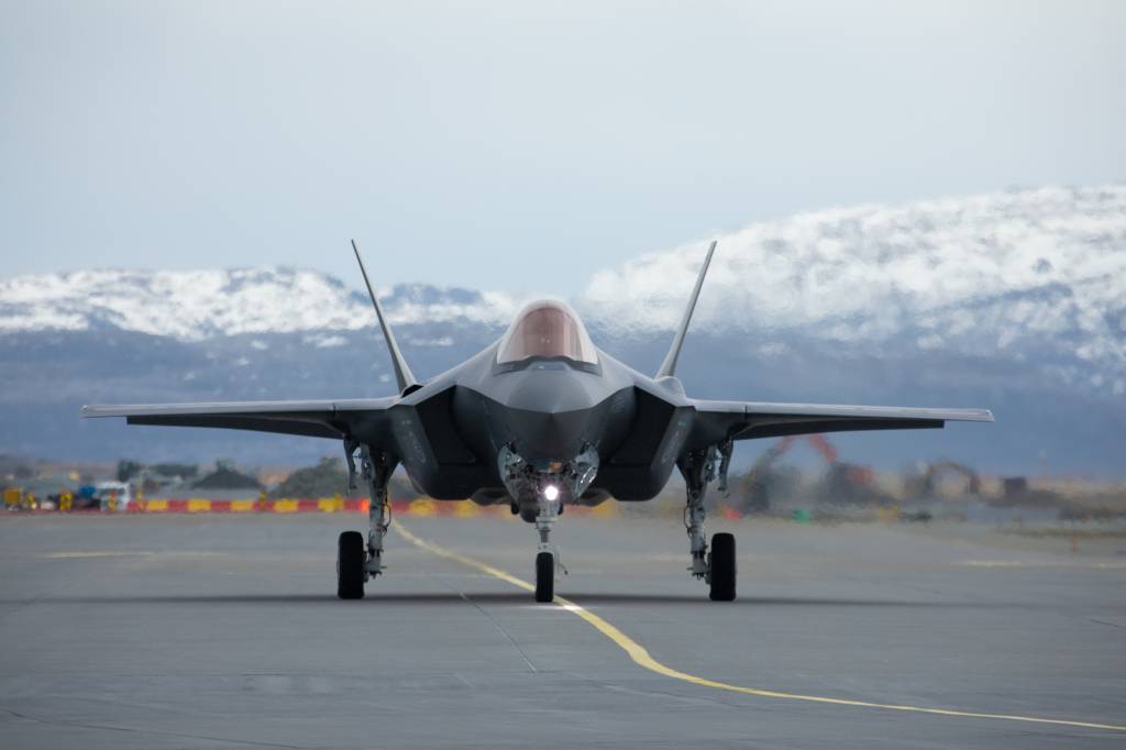 20220316_DHN_F-35_5