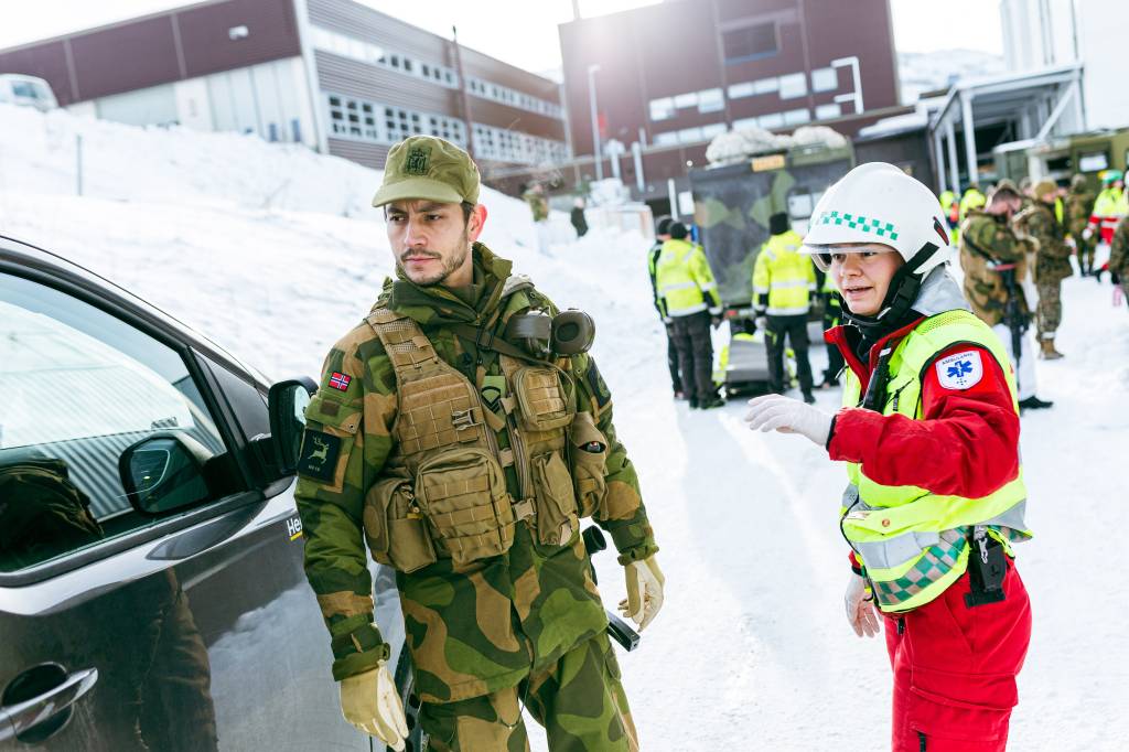 Totalforsvarøvelse under Joint Viking i Bjerkvik. Her jobbet HV-16 sammen med politi, ambulanse, sivilforsvaret, brannvesenet, Lotteforbundet, UNN, Narvik kommune, statsforvalteren, norsk luftambulanse og brigadens sanitetsbataljon.