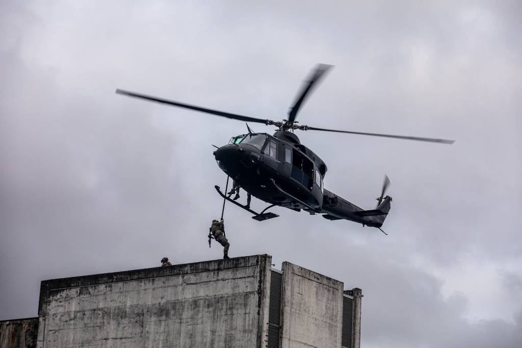 Marinejegerkommandoen og 339 Special Operations Air Squadron fra Luftforsvaret under innsetting av spesialstyrkene i Bergen sentrum.