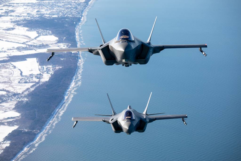 Norsk F-35 over Polen i forbindelse med Ellisiv Guard,  hvor norske F-35 var stasjonert i Poznan og stod på NATO-beredskap for delta i beskyttelsen av NATO- og polsk luftrom.
