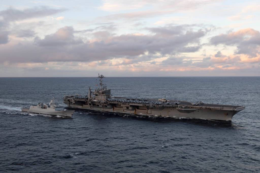 181026-N-GC347-1000_(credit US Navy)