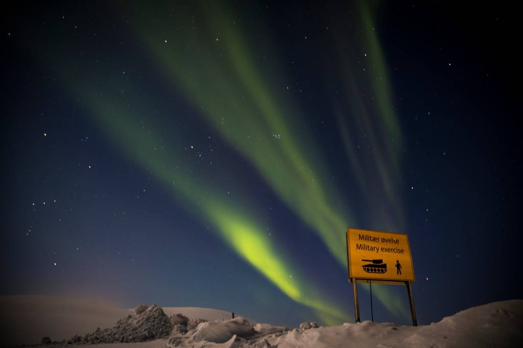 Nordlys under øvelse Joint Viking 2017 i FInnmark. // Northern lights during winter exercise Joint Viking 2017.