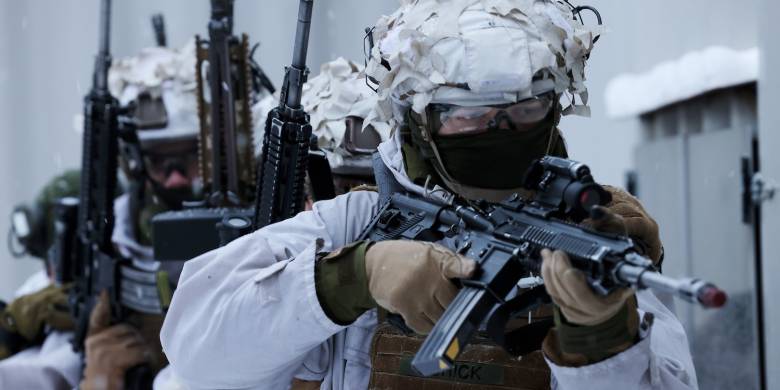 Soldater fra BrigN på øvelse i Setermoen skytefelt