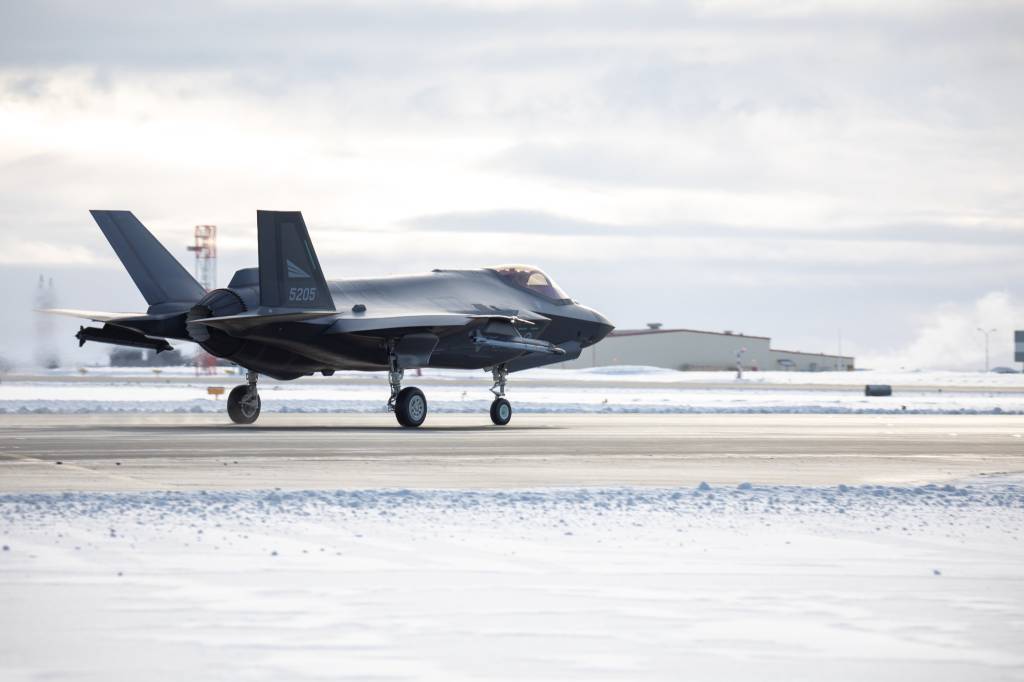 F-35 tar av fra Keflavik International Airport under IAP 2020.