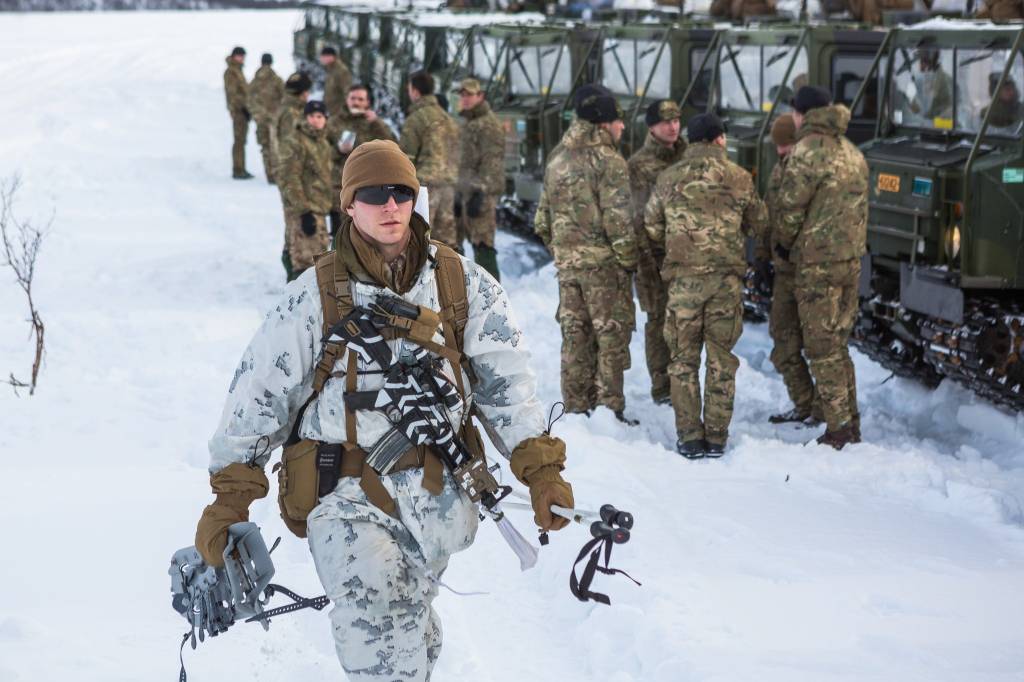 Amerikanske soldater ute i vinterterreng, øvelse Joint Viking 2017 i Finnmark //American soldiers out in winter-terrain, exercise Joint Viking 2017 in Finnmark