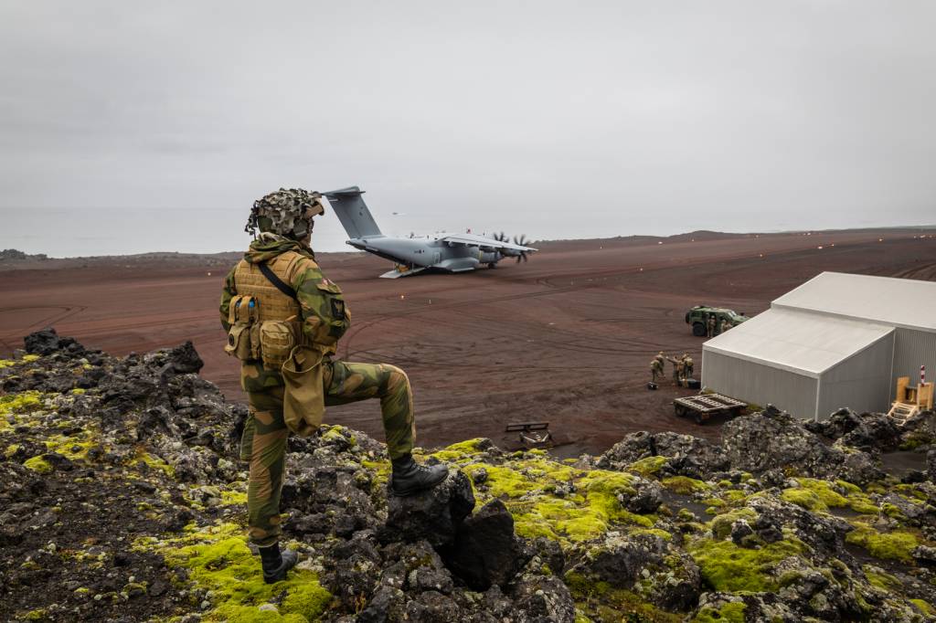Heimevernets innsatsstyrke Archery (HV-11) gir styrkebeskyttelse til britiske Royal Airforce og U.S. Marine Corps under alliert aktivitet på Jan Mayen.