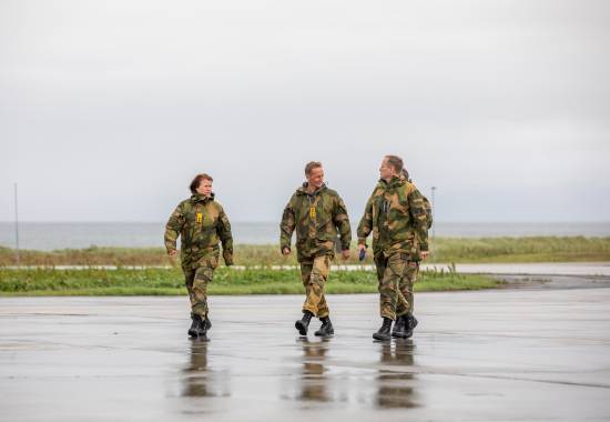General Eirik Kristoffersen på sin første reise som forsvarssjef. Her på 133 luftving, stasjonsgruppe Andøya.