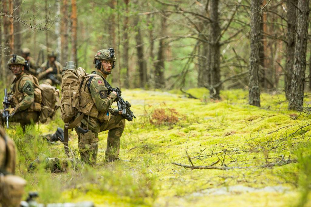 Soldater og befal fra Telemark bataljon får trent på mange forskjelige typer opperasjoner å med samhandlig med stridsvogner fra Telemark bataljon under øvelse i Lituaen som en del av NATO-opperasjonen  Enhanced Forward Presence  // Soldier from Norwegian Army Telemark battalion training in Lithuania during Enhanced Forward Presence