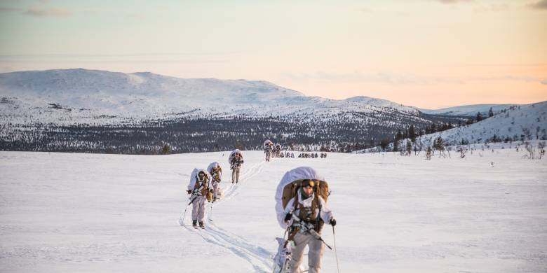 Forsvarets vinterskole gjennomfører vinter intrstuktør kurs for Norske soldater fra alle forsvars grener.
